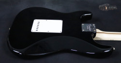 2011-Fender-Stratocaster-Clapton-Black