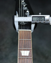 2011-Gibson-Firebird-V-Traditional-Ebony