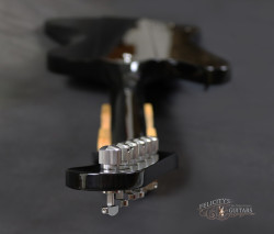 2011-Gibson-Firebird-V-Traditional-Ebony