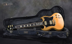 2011-Gibson-SG-Exclusive-Sam-Ash-Bullion-Gold