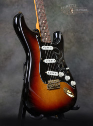 2013-Fender-Strat-SRV-Vaughan-Sunburst