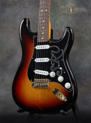 2013-Fender-Strat-SRV-Vaughan-Sunburst