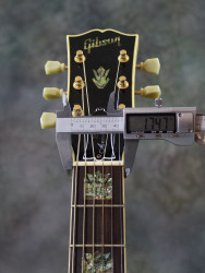 2015-Gibson-Montana-J-200-M-Trophy-Natural