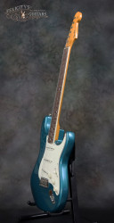 2016-Fender-Stratocaster-Johnson-Lucerne-Aqua