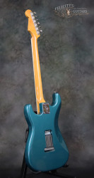 2016-Fender-Stratocaster-Johnson-Lucerne-Aqua
