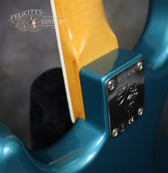 2016-Fender-Stratocaster-Johnson-Lucerne-Aqua