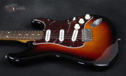 2016-Fender-Stratocaster-Mayer-Sunburst