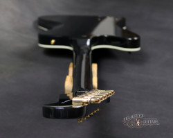 2017-Gibson-Custom-Firebird-V-Custom-Ebony