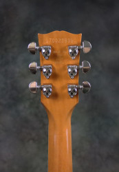 2017-Gibson-Les-Paul-Classic-Goldtop