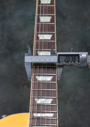 2017-Gibson-Les-Paul-Classic-Goldtop